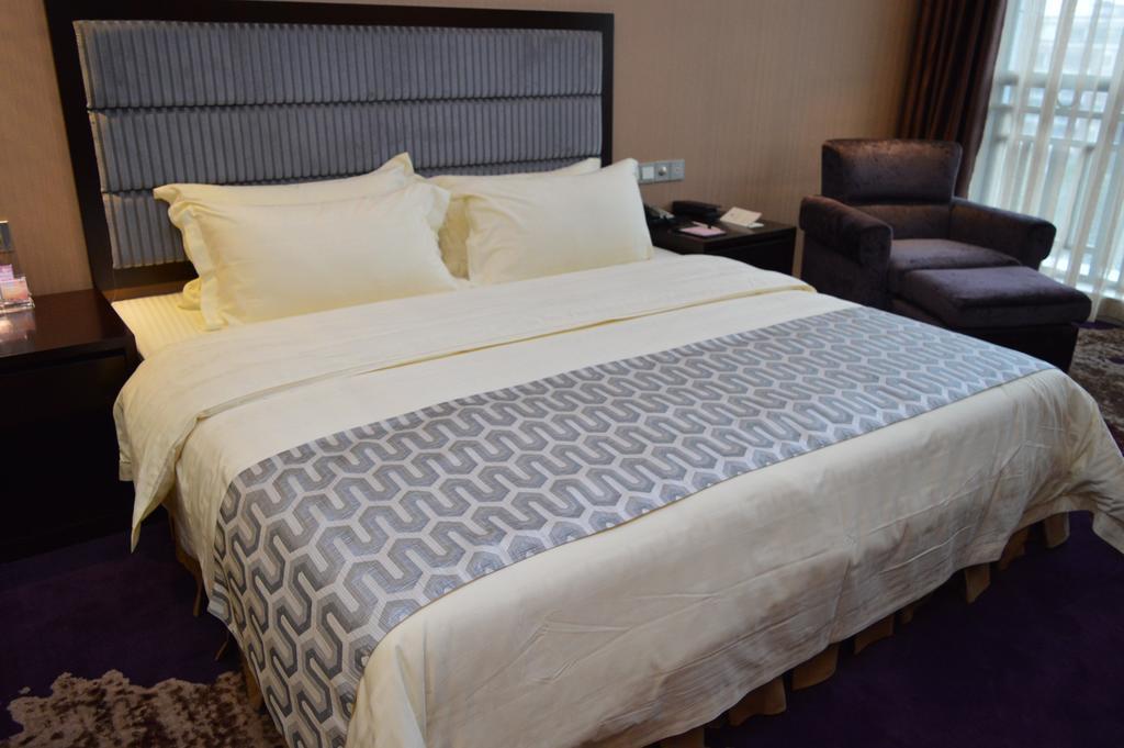 Aimoer Hotel Foshan Chambre photo
